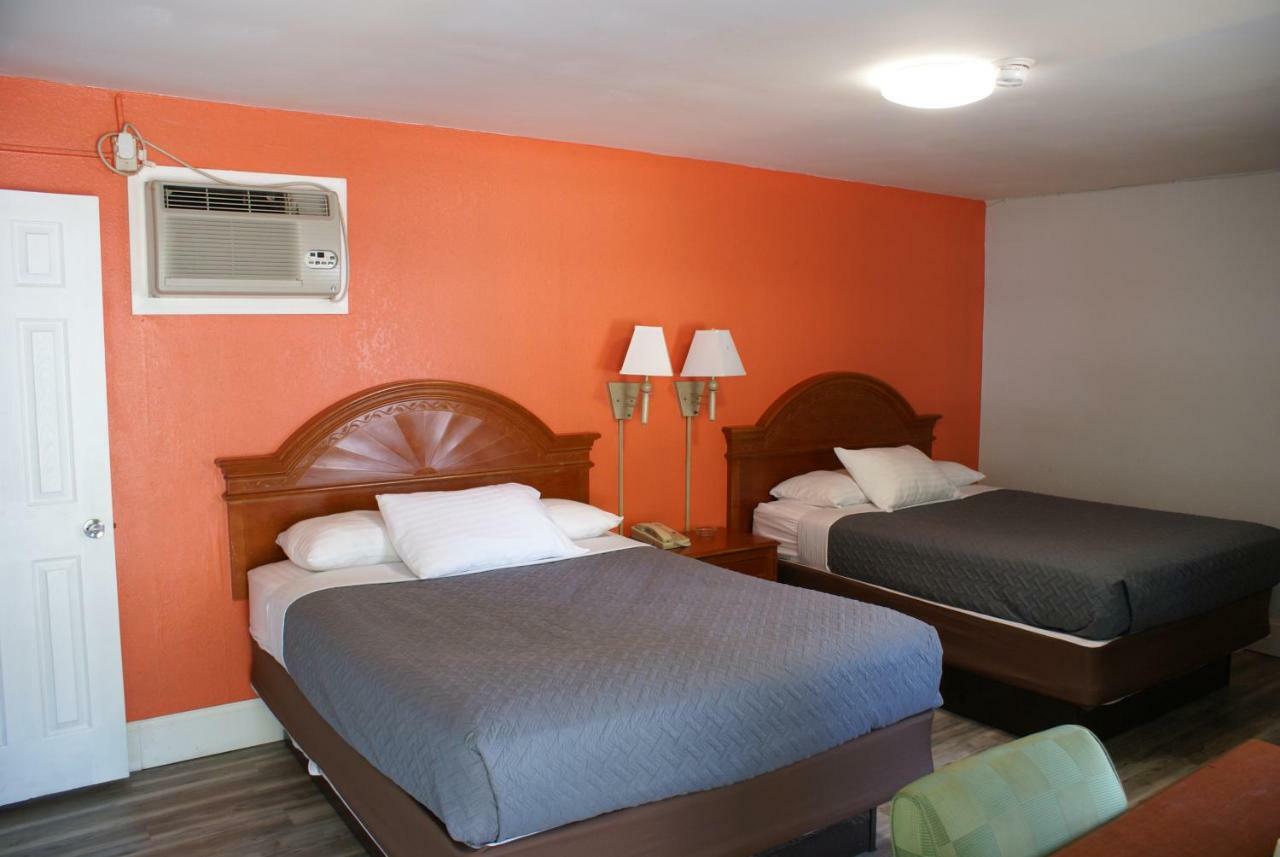 Whispering Pines Motel - Эшвилл Экстерьер фото